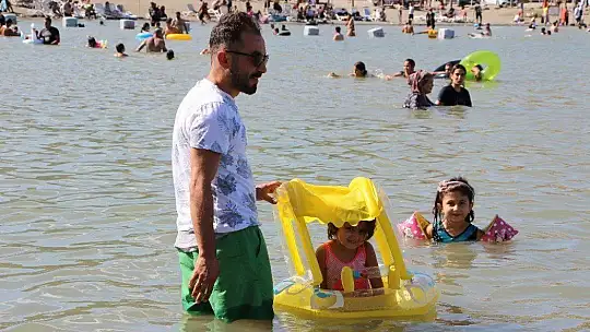 Doğunun gizli denizi Hazar'da bayram yoğunluğu