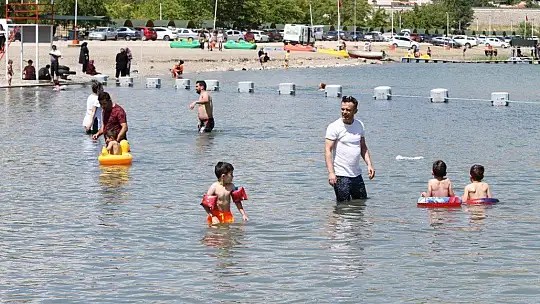Doğunun gizli denizi Hazar Gölü, misafirlerini ağırlamaya başladı