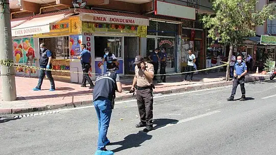 Dondurmacıya girdi, müşterilerin gözü önünde cinayet işledi
