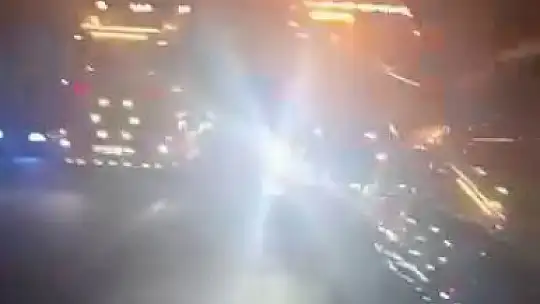 Düğün konvoyunu görüntülerken kazaya karıştı: 3 yaralı