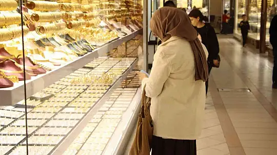 Düğün sezonu başladı, Elazığ'da kuyumcular vatandaşları sahte altına karşı uyardı