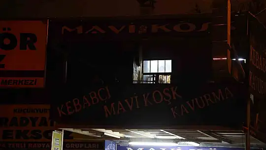 Dükkana girerek başına silah dayayan şahıs 48 bin TL'lik zarar verdi: 7 saattir polise direniyor