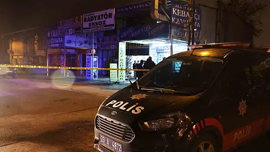 Dükkana girerek başına silah dayayan şahıs 48 bin TL'lik zarar verdi: 7 saattir polise direniyor