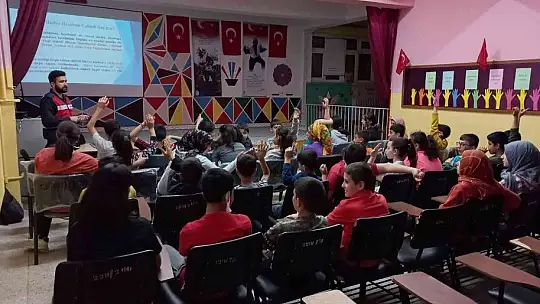 Elazığ 'da 11 okuldan 670 öğrenci ve 39 öğretmene siber farkındalık eğitimi verildi