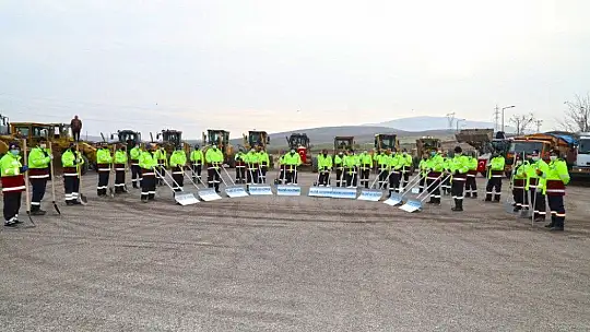 Elazığ Belediyesi 58 araç ve 275 personelle kış tedbirlerini aldı