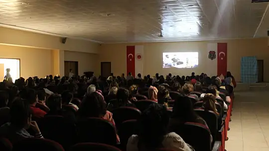 Elazığ Belediyesi, kadın hükümlüler için gösteri düzenledi