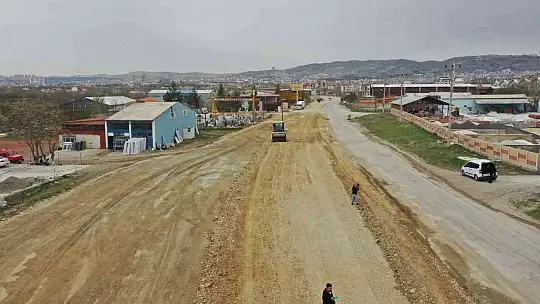 Elazığ Belediyesi yol yapım çalışmalarını sürdürüyor