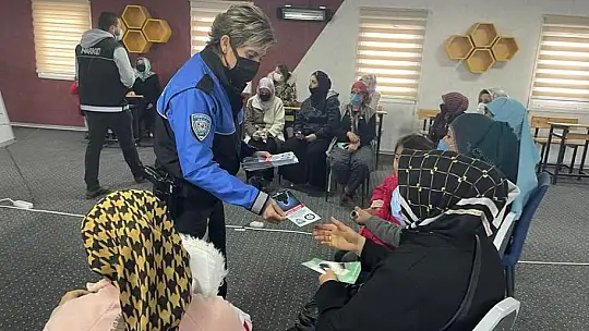 Elazığ'da 'Bilinçli Kadın Bilinçli Gelecek' ve 'En İyi Narkotik Polisi Anne' Projesi
