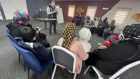 Elazığ'da 'Bilinçli Kadın Bilinçli Gelecek' ve 'En İyi Narkotik Polisi Anne' Projesi