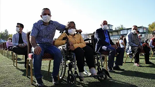 Elazığ'da 'Engelleri kaldırıyoruz' projesi ile 80 adet akülü araç verildi