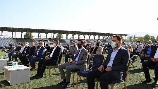 Elazığ'da 'Engelleri kaldırıyoruz' projesi ile 80 adet akülü araç verildi