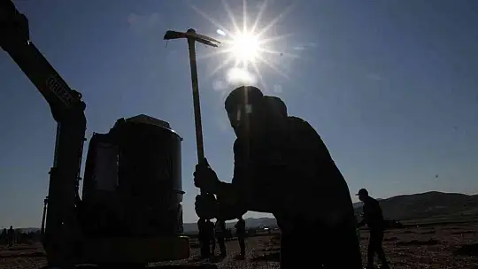 Elazığ'da 'Geleceğe Nefes Dünyaya Nefes' etkinliğinde 23 bin fidan toprakla buluştu