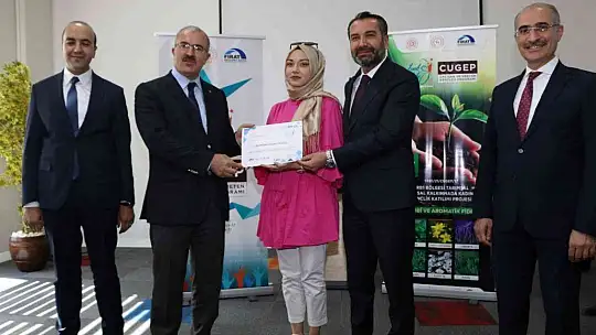 Elazığ'da genç çiftçilere sertifikaları verildi