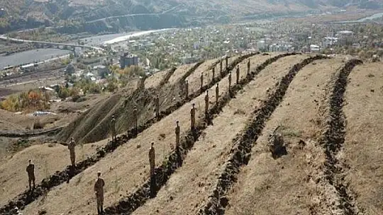 Elazığ'da jandarma ekipleri bir günde 8 bin 300 fidan dikti