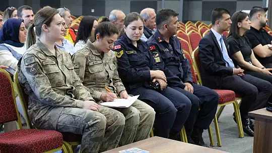 Elazığ'da 'kadına yönelik şiddetle mücadele' semineri verildi