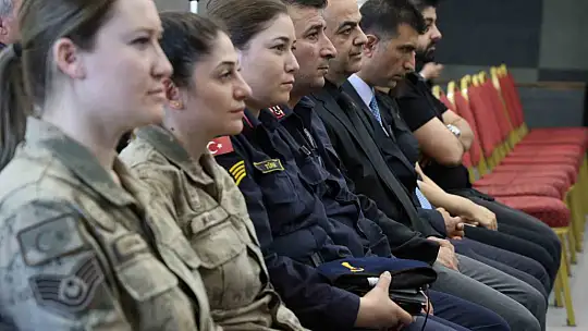 Elazığ'da 'kadına yönelik şiddetle mücadele' semineri verildi