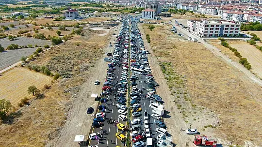 Elazığ'da 'Modifiyeli Araç ve Motosiklet Festivali' renkli görüntülere sahne oldu