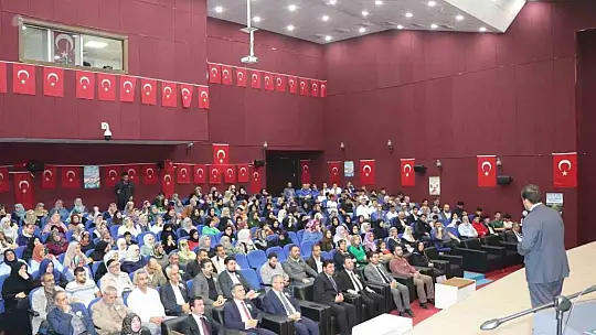Elazığ'da 'Peygamberimiz, iman ve istikamet' konulu konferans düzenlendi