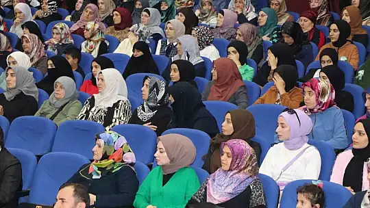Elazığ'da 'Peygamberimiz, iman ve istikamet' konulu konferans düzenlendi