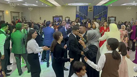 Elazığ'da 'Sanayinin Fazıl Say'ı': Oto tamir ustası nota bilgisi olmadan müzik yapıyor