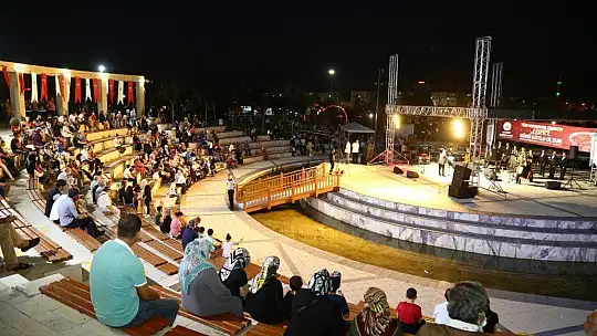 Elazığ'da Tasavvuf Konseri ve Aşure Günü etkinliği gerçekleştirdi