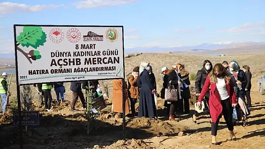 Elazığ'da 11 şehit anısına fidan dikildi