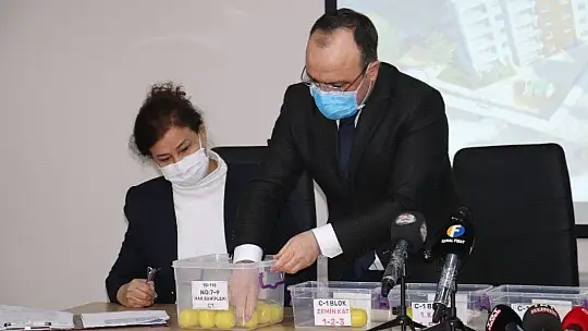 117 Depremzede Çekilen Kurayla Evlerine Kavuştu