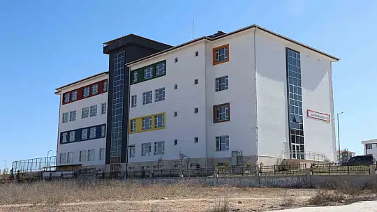 Elazığ'da 12 öğrenci, kantinde yedikleri tavuktan sonra hastanelik oldu