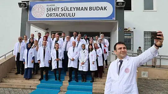Elazığ'da 133 bin öğrenci karne heyecanı yaşadı