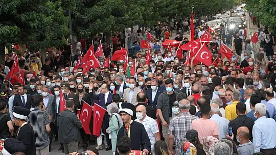 Elazığ'da 15 Temmuz Demokrasi ve Milli Birlik Günü törenle kutlandı