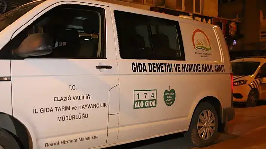 Elazığ'da 1,5 ton bozulmuş hurma yakalandı, sahibi yiyerek bozuk olmadığına inandırmaya çalıştı