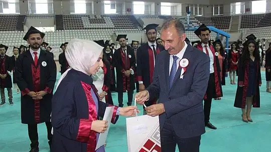 Elazığ'da 155 doktor adayının mutlu günü