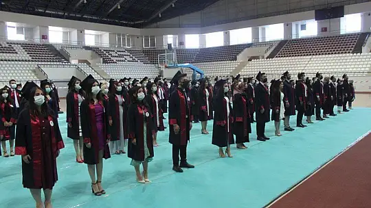 Elazığ'da 155 doktor adayının mutlu günü
