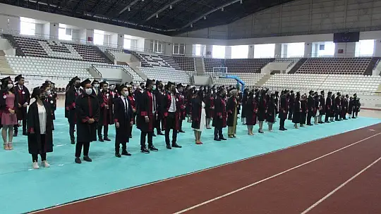 Elazığ'da 155 doktor adayının mutlu günü