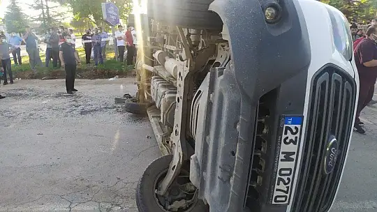 Elazığ'da 19 kişinin yaralandığı kaza güvenlik kamerasına yansıdı