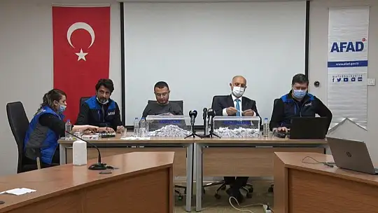 Elazığ'da 19 saatlik kura ile 4 bin 598 depremzede evlerine kavuştu