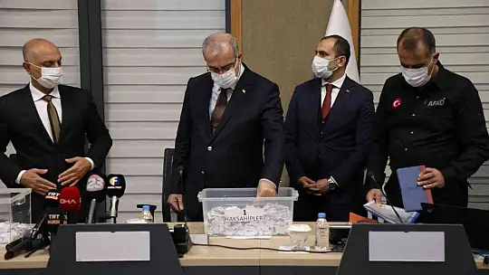 15 bin 784 konut ve iş yeri vatandaşlara teslim edildi