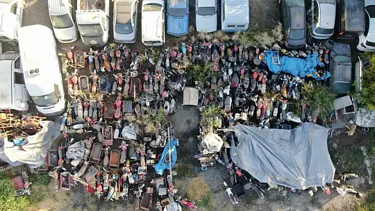 Elazığ'da 25 milyonluk servet, araç mezarlığında göz göre göre çürüyor