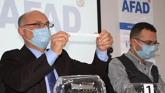 Elazığ'da 250 depremzede daha çekilen kura ile yeni konutlarına kavuştu