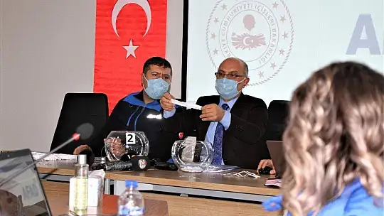 Elazığ'da 250 depremzede daha çekilen kura ile yeni konutlarına kavuştu