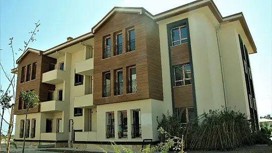 Elazığ'da 250 depremzede daha çekilen kura ile yeni konutlarına kavuştu