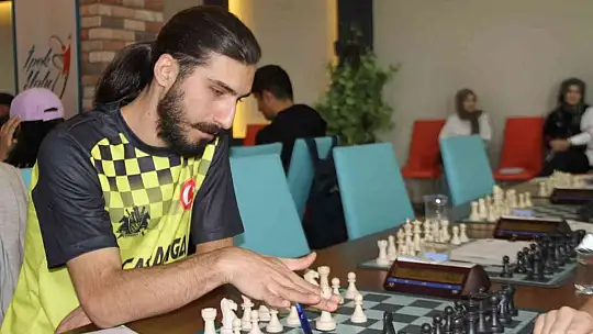 Elazığ'da 274 sporcunun katıldığı Çaturanga satranç turnuvası başladı