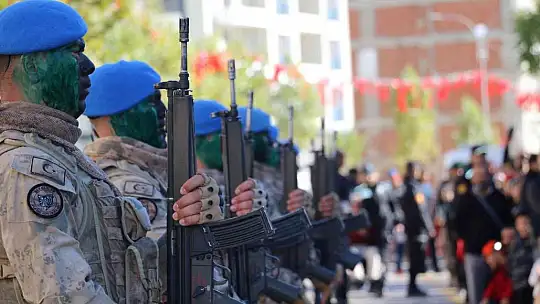 Elazığ'da 29 Ekim Cumhuriyet Bayramında JÖH'lerin gösterisi nefes kesti