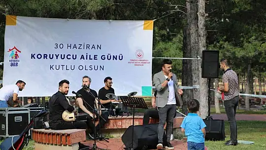Elazığ'da 30 Haziran Koruyucu Aile Günü yürüyüşü düzenlendi