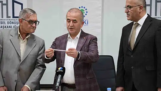 Elazığ'da 302 hak sahibi evlerine kavuştu