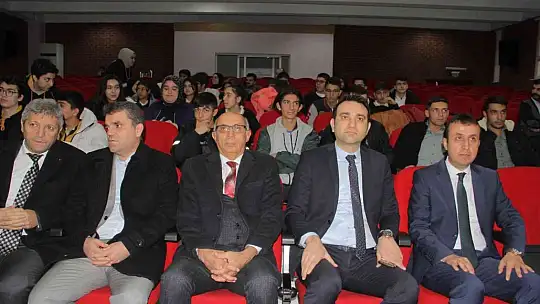 Elazığ'da 33 lisenin katılımıyla 'Münazara' turnuvasında start verildi