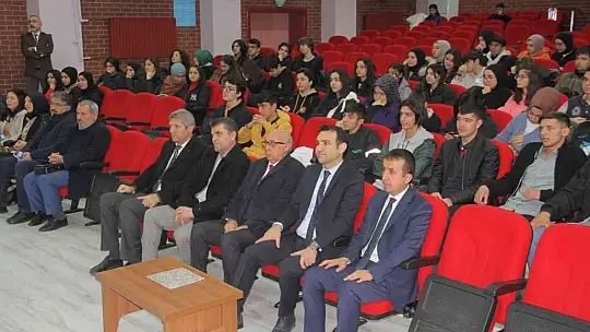 Elazığ'da 33 lisenin katılımıyla 'Münazara' turnuvasında start verildi