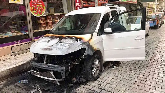 Elazığ'da 4 saatte 3 araç kundaklandı