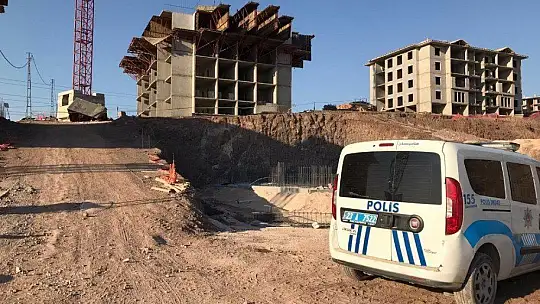 Elazığ'da 5'inci kattan işçiler iskeleyle düştü: 5 yaralı