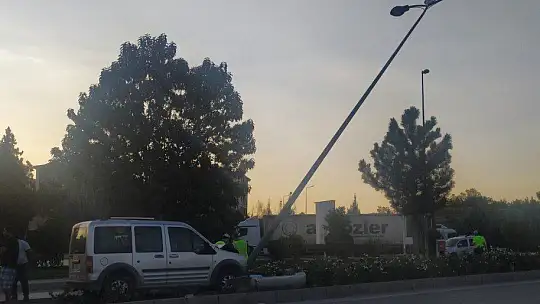 Elazığ'da 5 kişinin yaralandığı kaza güvenlik kamerasında